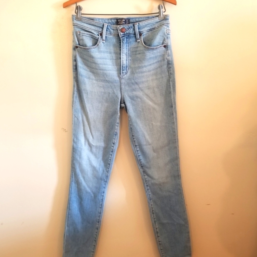 A&F Simone High Rise Jeans